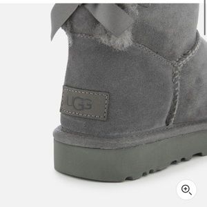 Female gray  ugg size 7 brand new never worn!